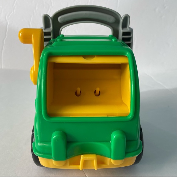 Y2K Fisher Price Mattel LITTLE PEOPLE
Recycle Trash Garbage Truck with sounds - Picture 6 of 16